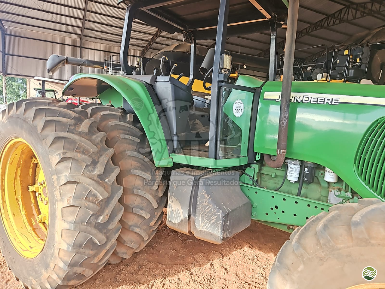 TRATOR JOHN DEERE JOHN DEERE 7515 Tração 4x4 ALL Máquinas e Implementos RONDONOPOLIS MATO GROSSO MT